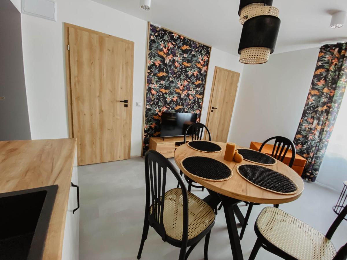 Cztery Pory Roku Wiele Exterior foto